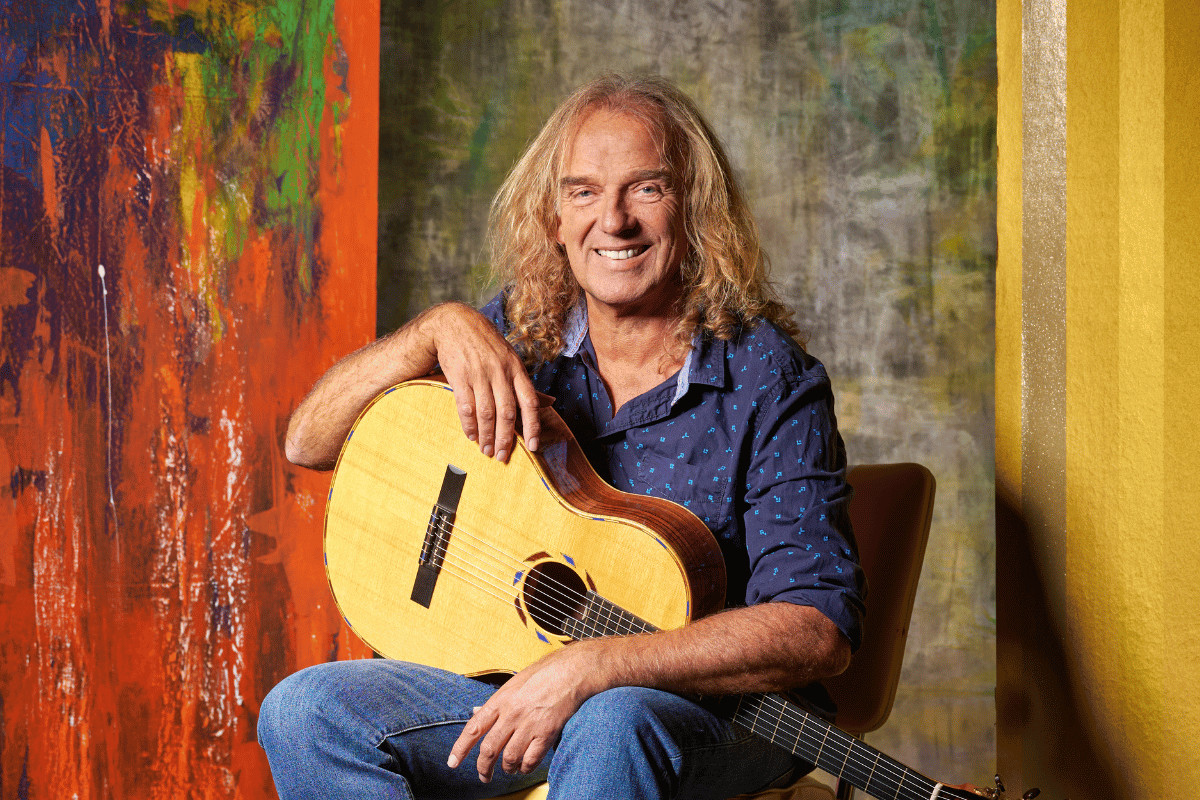 „Gitarre: Locker und leicht spielen, ohne Anspannung und Verletzungsgefahr – Gitarre endlich ohne Kraft spielen“ mit Peter Autschbach (695-160926) 9 - bemusico Peter Autschbach - Speaker bei bemusico - Die Online Akademie für Musiker (Fotocredit: Manfred Pollert)